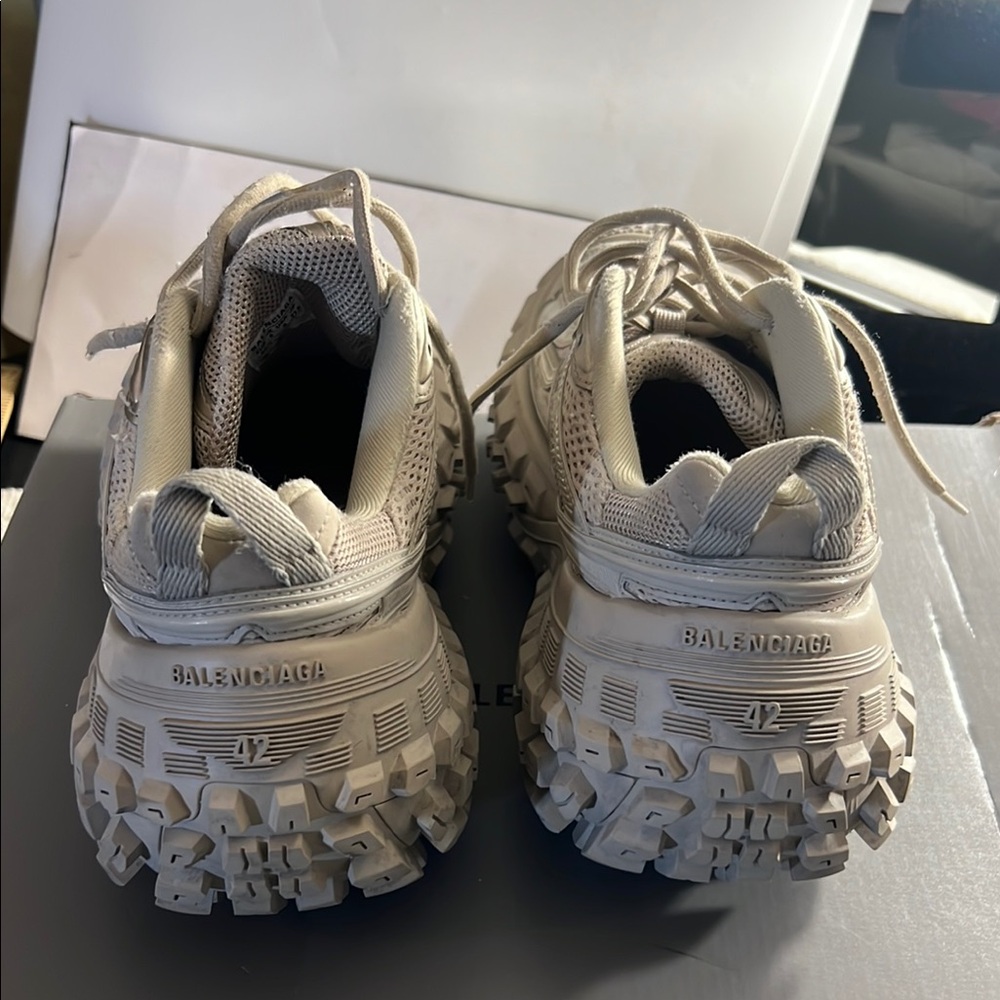 Balenciaga Bouncer Sneakers Men’s Size EU-42 US-8 Beige Athletic Shoes - Picture 5 of 16
